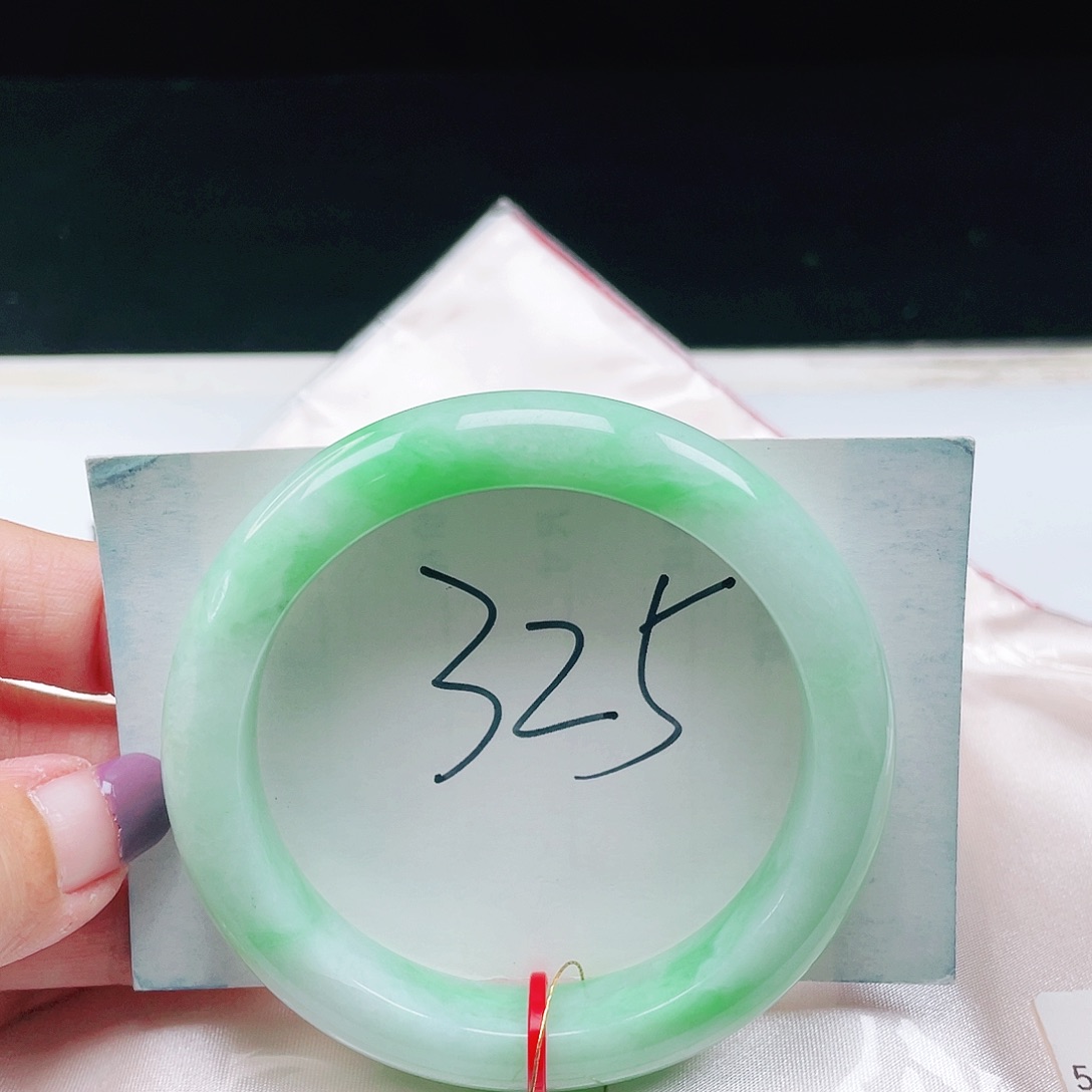 翡翠未镶嵌手镯缅甸翡翠56+