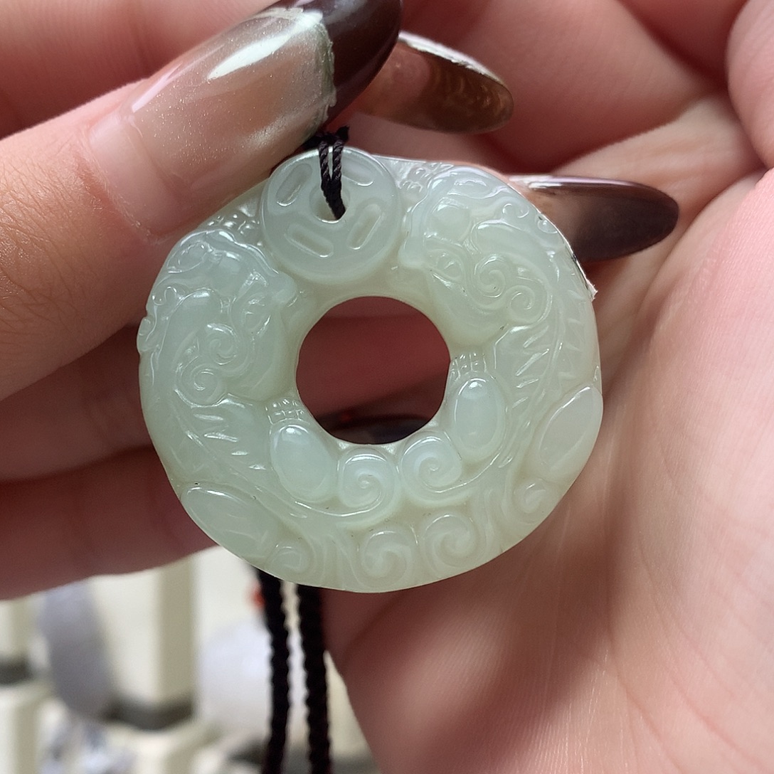 习***）和田玉未镶嵌颈饰