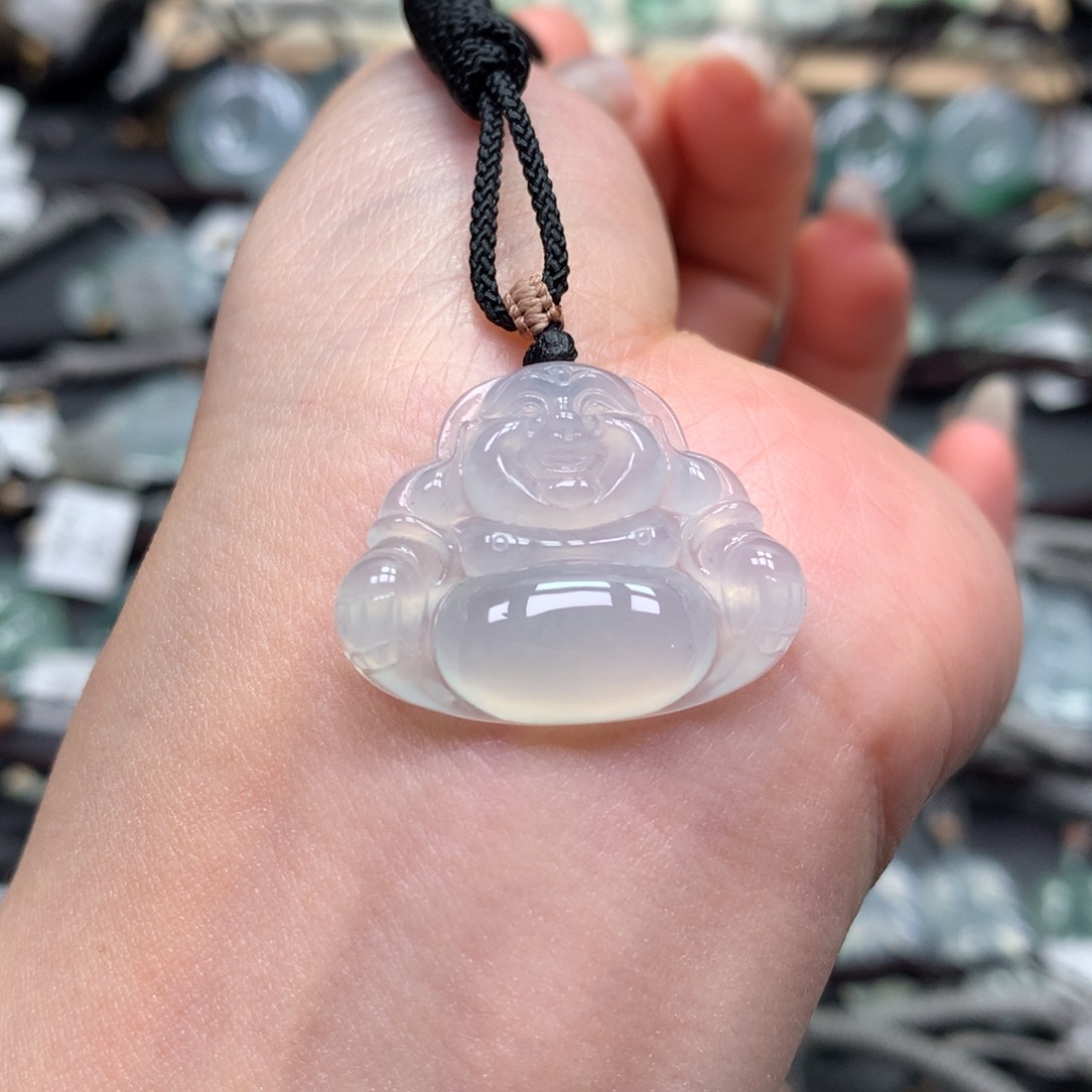 翡翠颈饰未镶嵌佛公