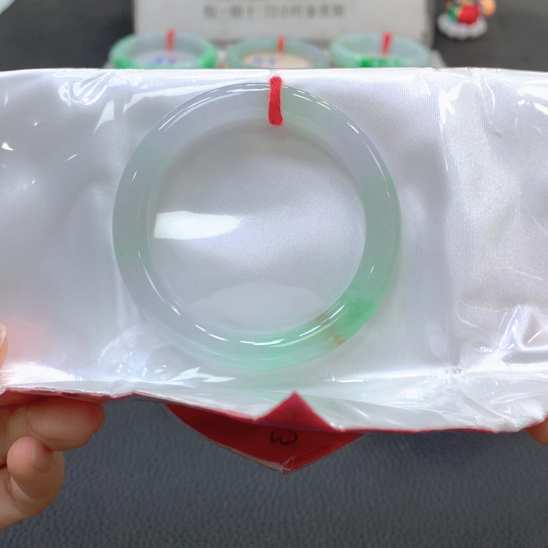 翡翠未镶嵌手镯10