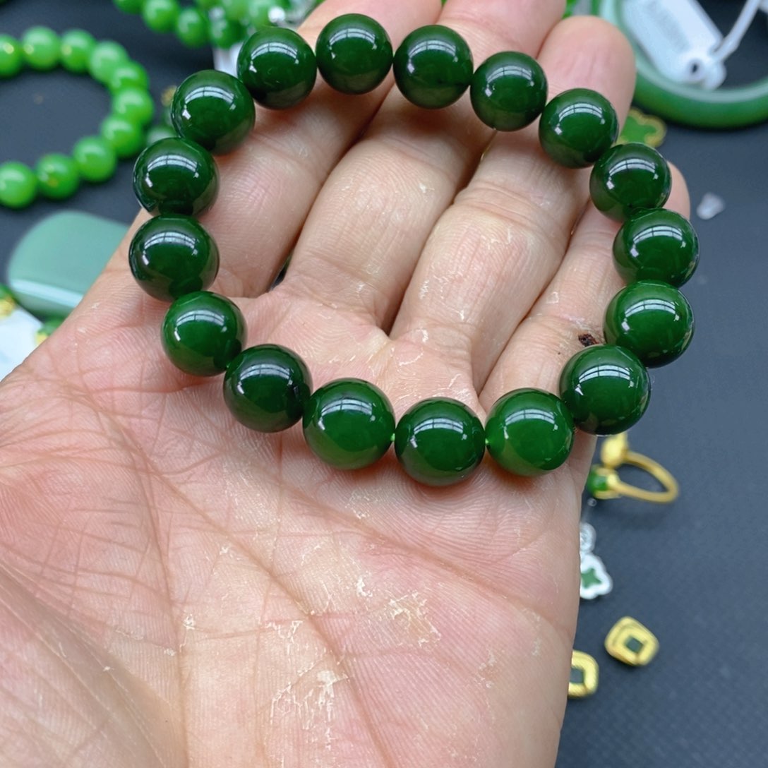 和田玉（碧玉）手链未镶嵌?