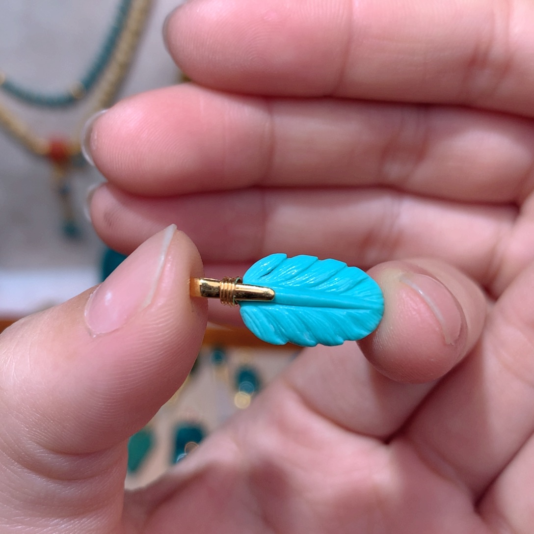 绿松石珠宝奇石18K金镶嵌