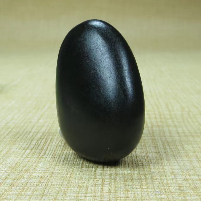 新疆戈壁五彩盆景石