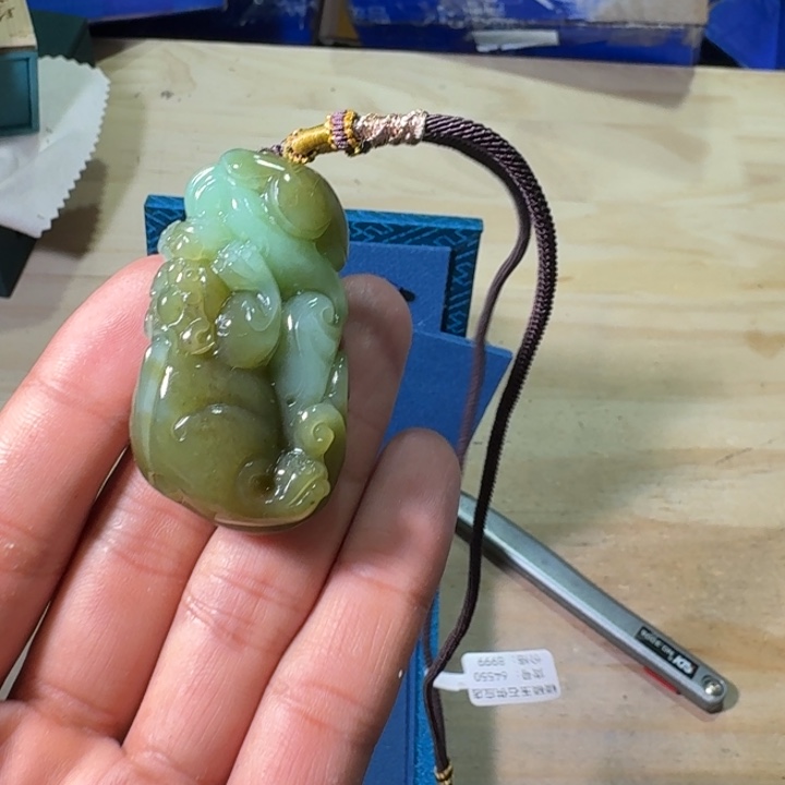 未镶嵌和田玉（糖玉）挂件