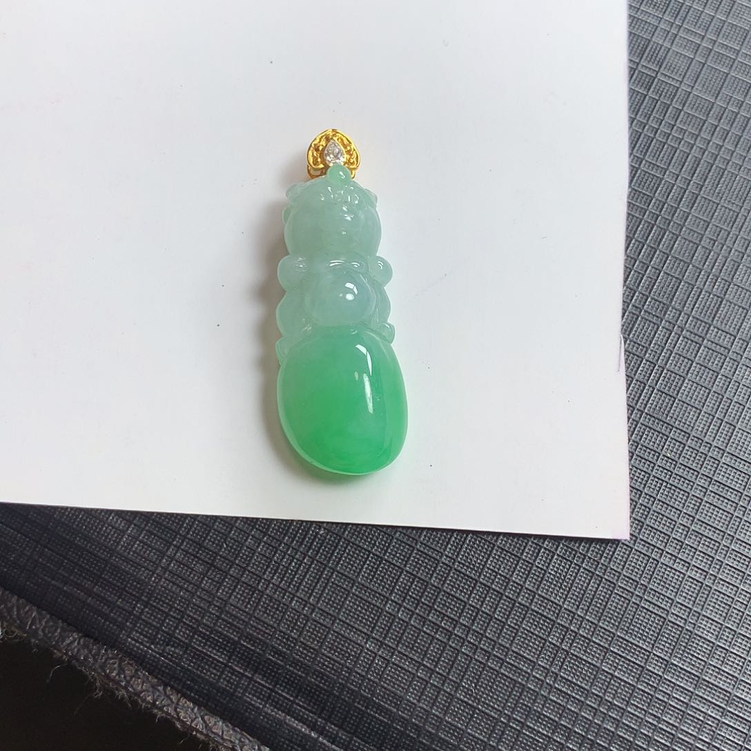 翡翠颈饰18K金镶嵌翡翠