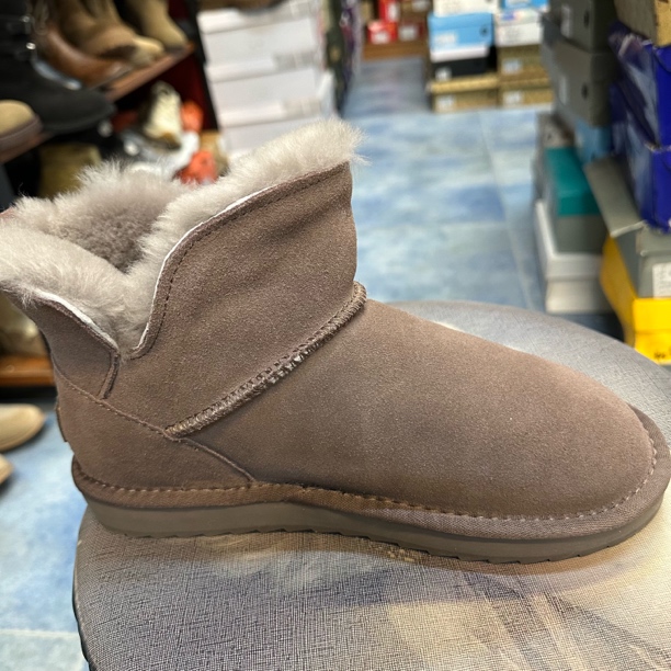 福利款雪地靴紫色真皮冬季个性女士保暖瑕疵