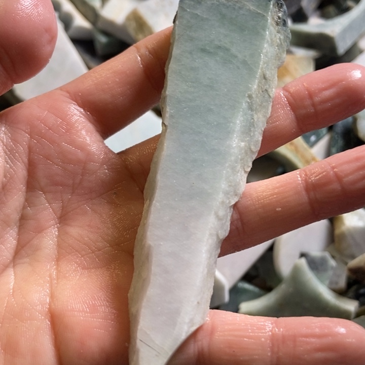 翡翠颈饰未镶嵌天然翡翠