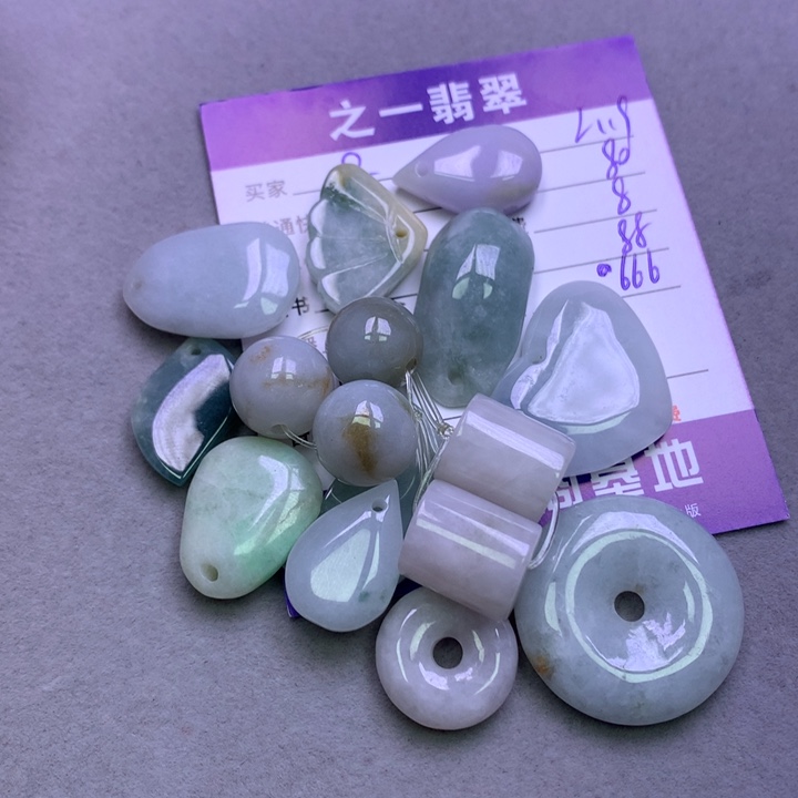 翡翠挂件未镶嵌z**.翡翠