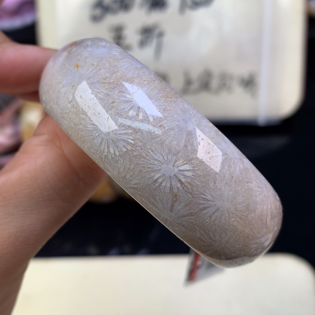 硅化珊瑚（珊瑚玉）未镶嵌颈饰五折手镯53圈（13号）