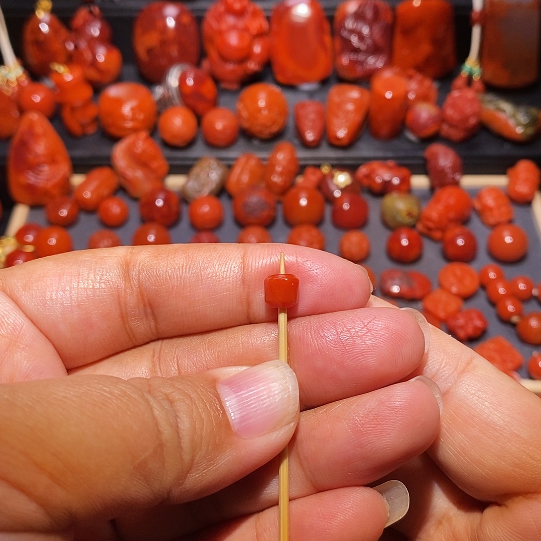 南红玛瑙未镶嵌配饰线束6.4mm