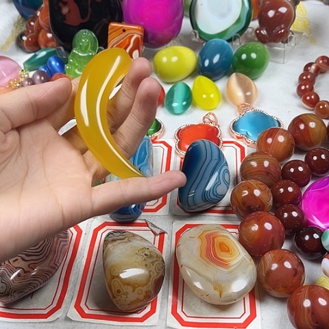 玛瑙/玉髓颈饰未镶嵌