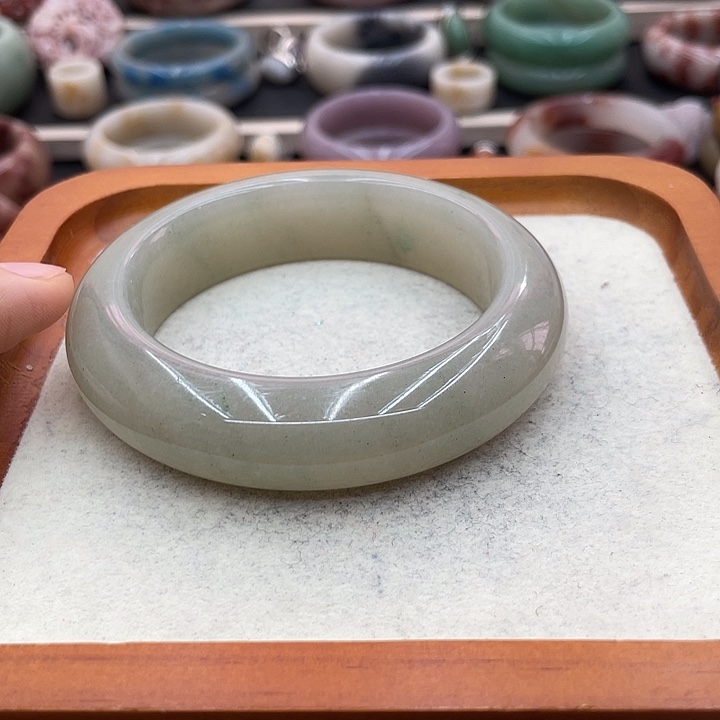 石英质玉圈口齐全未镶嵌?***?