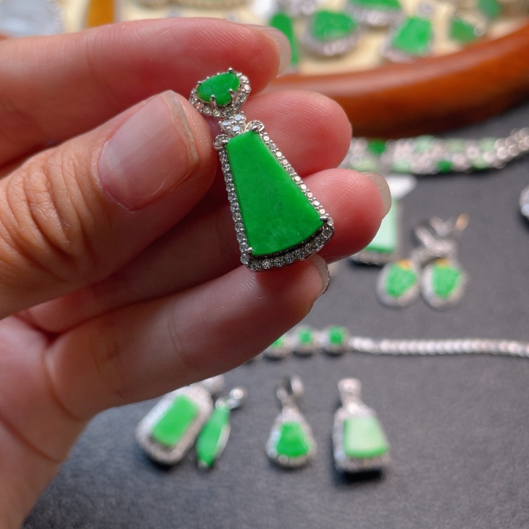 翡翠吊坠(不含链)银S925镶嵌