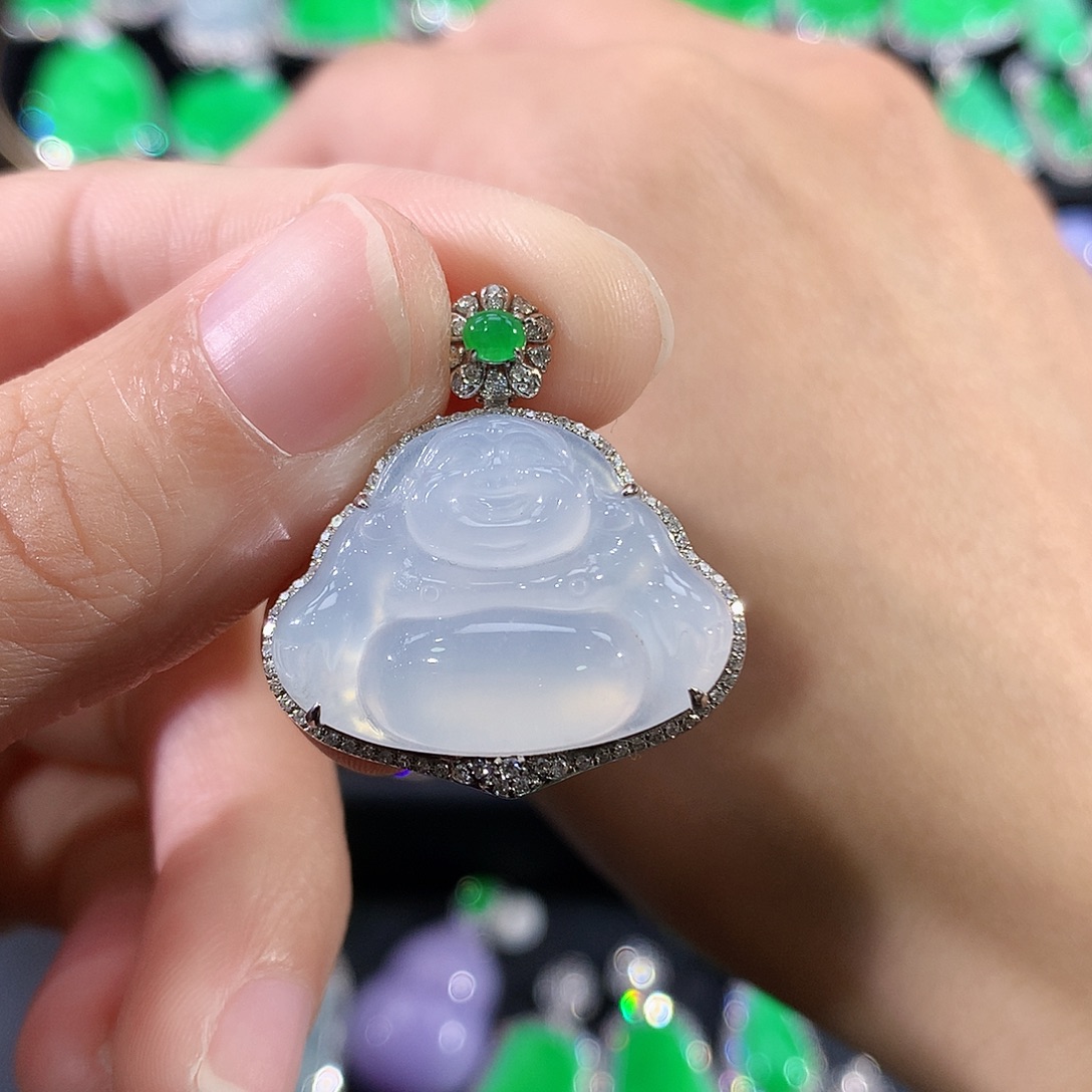 翡翠18K金镶嵌颈饰