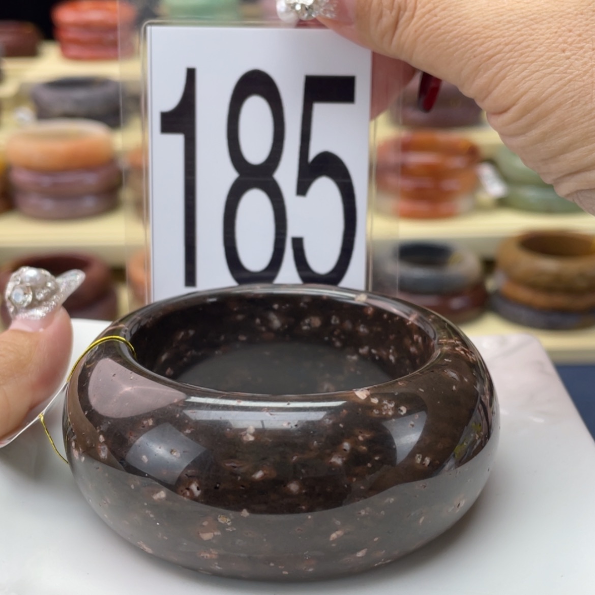 【闪购商品】石英质玉手镯未镶嵌