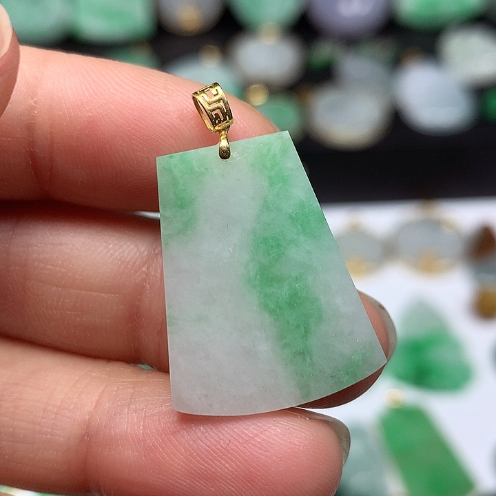 翡翠吊坠(不含链)18K金镶嵌