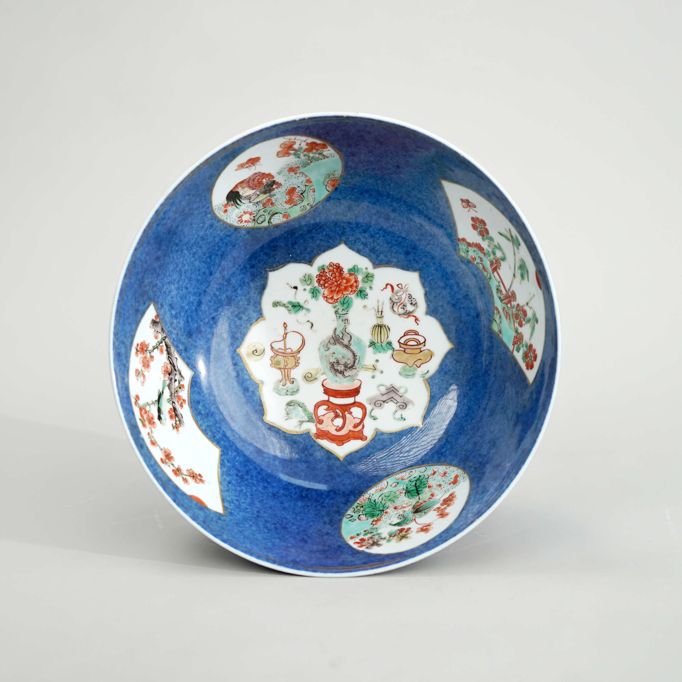 （预展勿拍）清康熙  洒蓝釉开光五彩博古花鸟纹碗