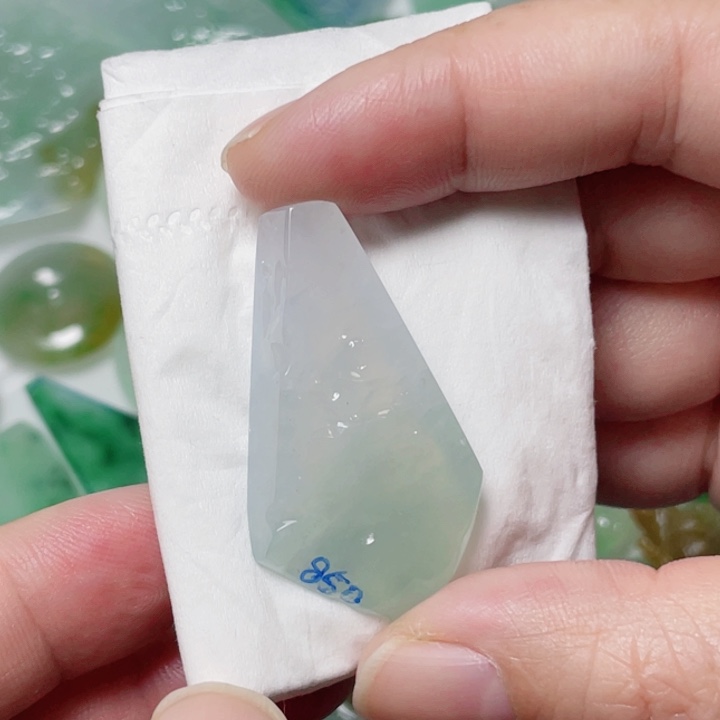 定制翡翠未镶嵌包工