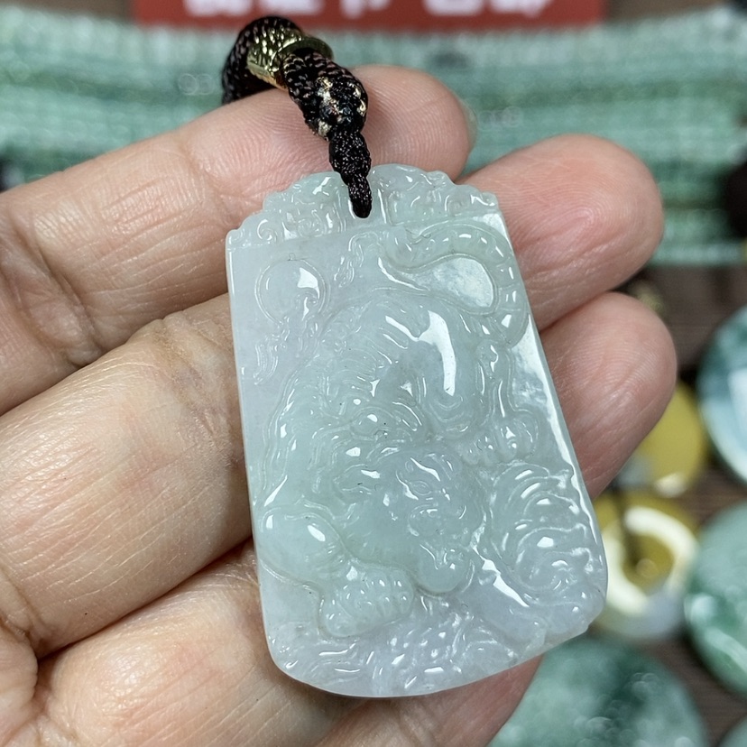 【闪购商品】翡翠颈饰未镶嵌玉吊坠翡翠玉下山虎牌