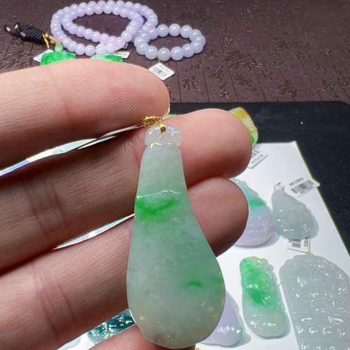 翡翠裸石翡翠首饰等多种首饰