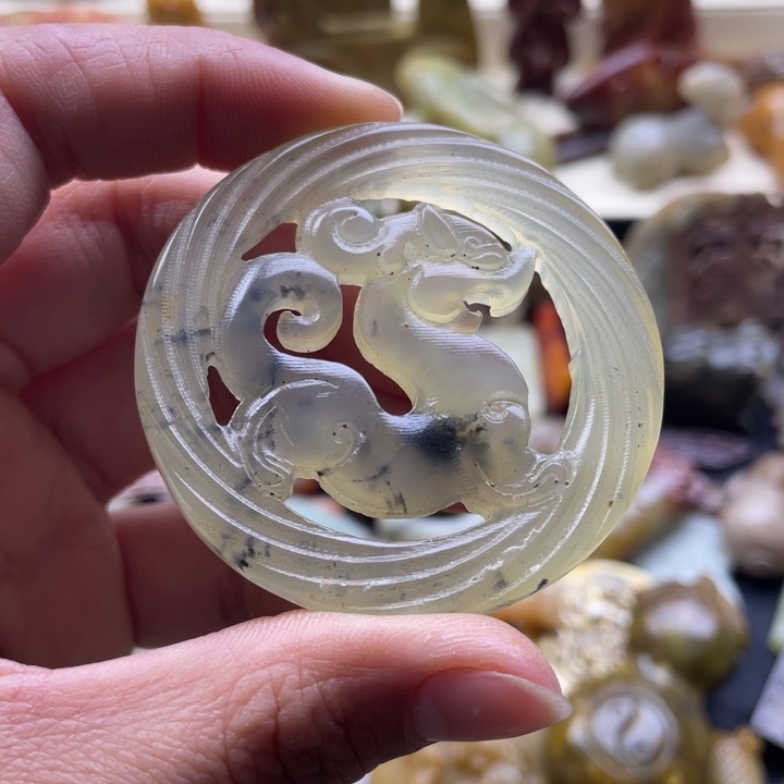 蛇纹石玉未镶嵌颈饰