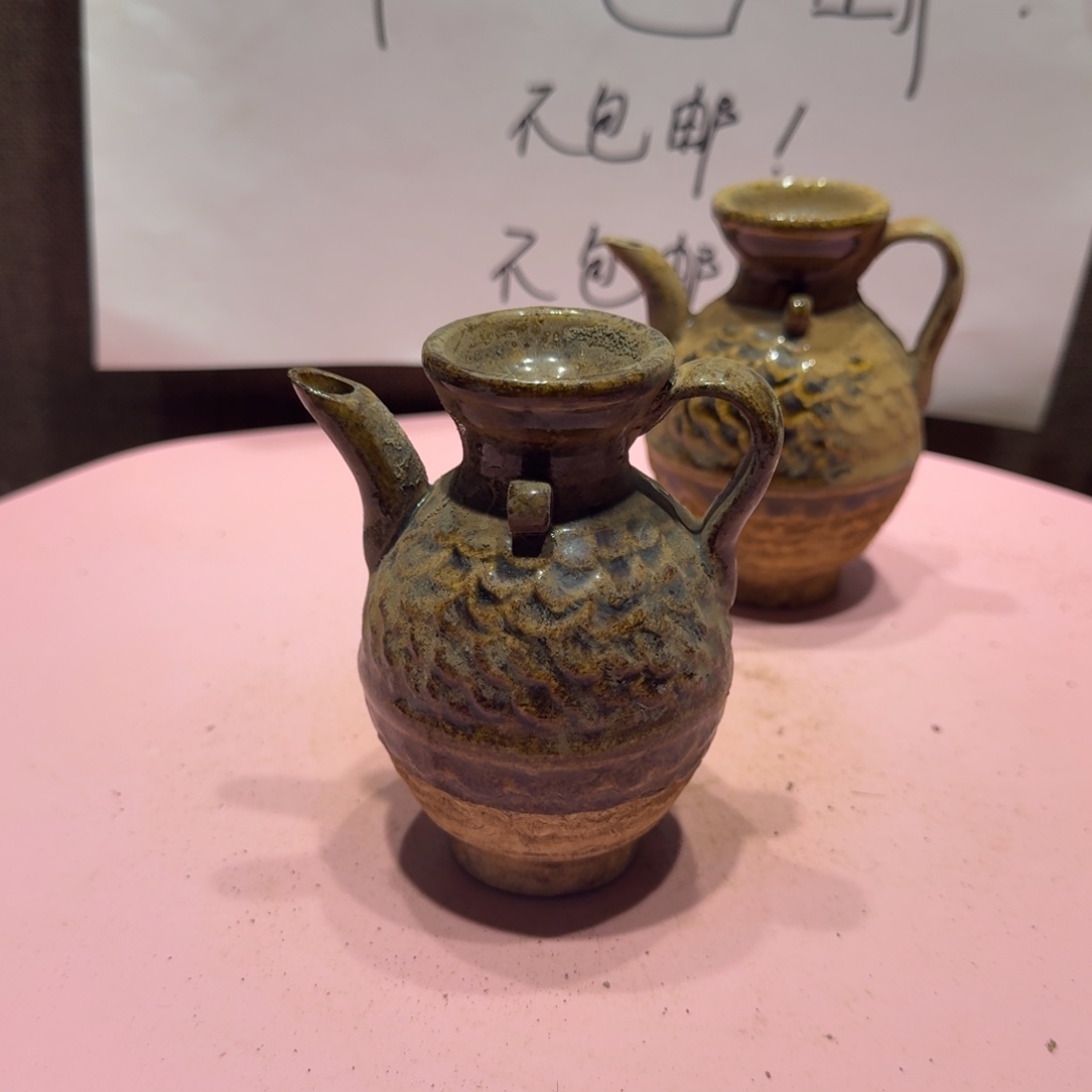 陶其他漂亮的小瓷瓶子