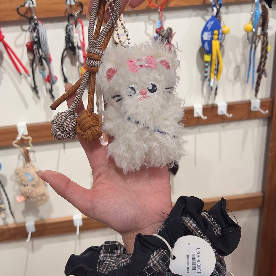 布艺铁合金挂件哦