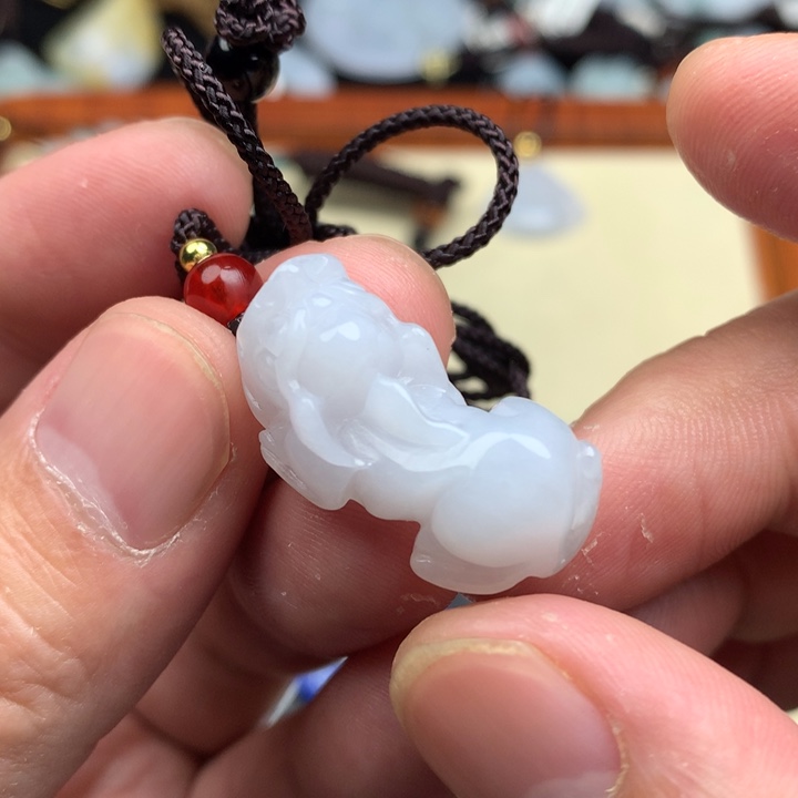 翡翠颈饰未镶嵌貔貅