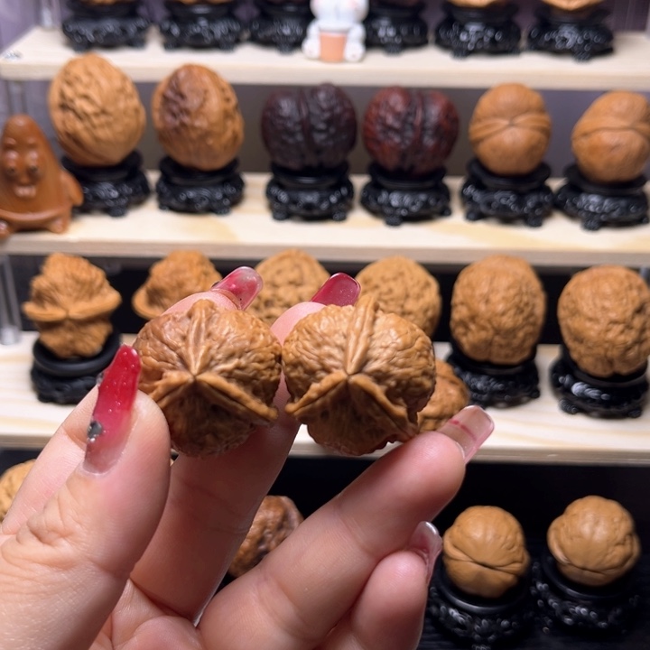 文玩核桃吊坠6w小三棱31尺