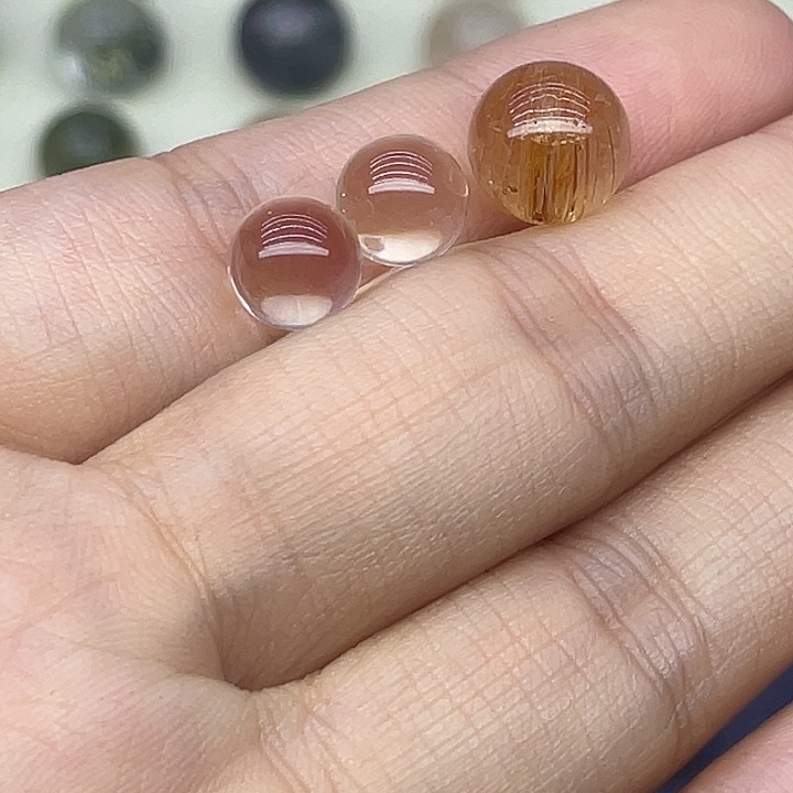 喜***天白水晶做耳钉，发晶做戒指