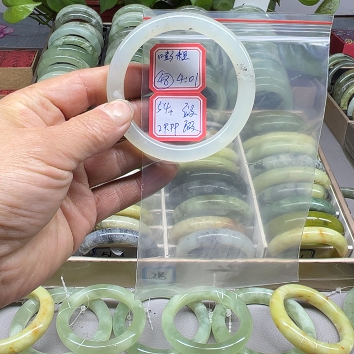 嘭***锦蛇纹石玉未镶嵌手镯48