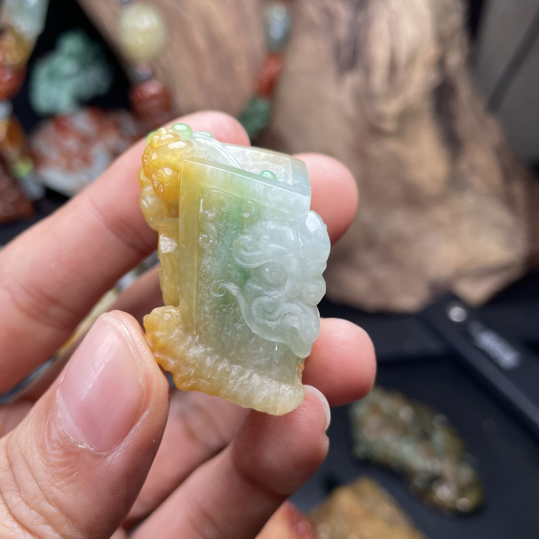 缅甸翡翠黄加绿聚宝盆，品质如图喜欢来撩