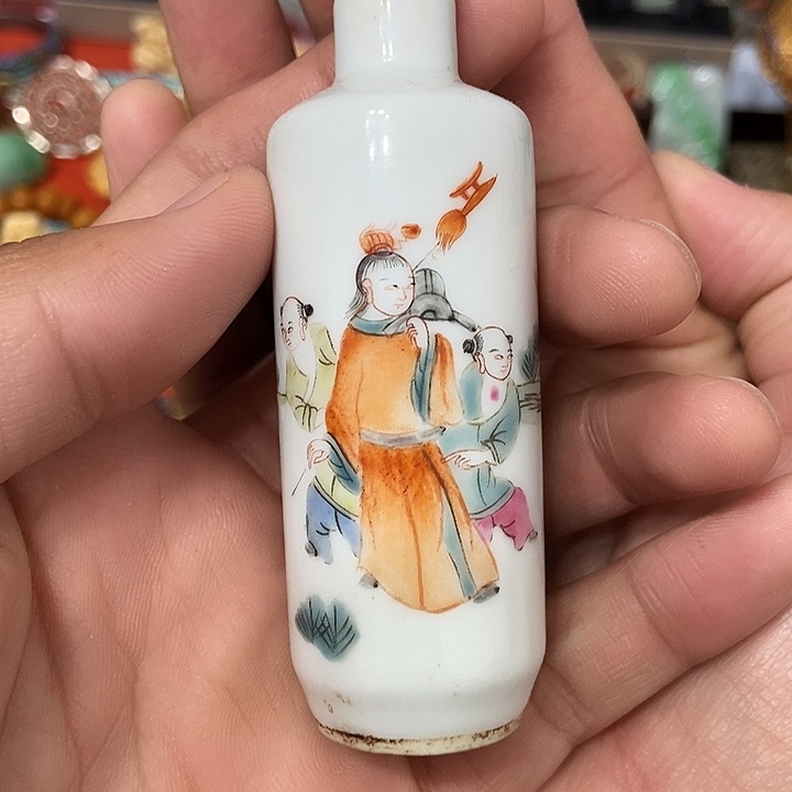 摆件青花笔锋浓转淡出了