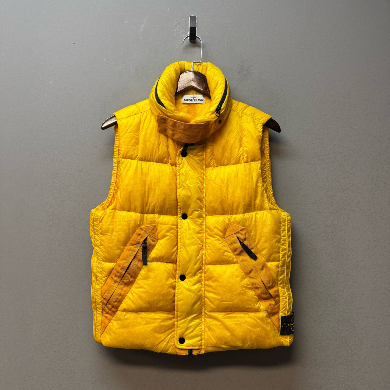 stone island 石头岛/04953/30周年限定 黄色羽绒马甲 M码