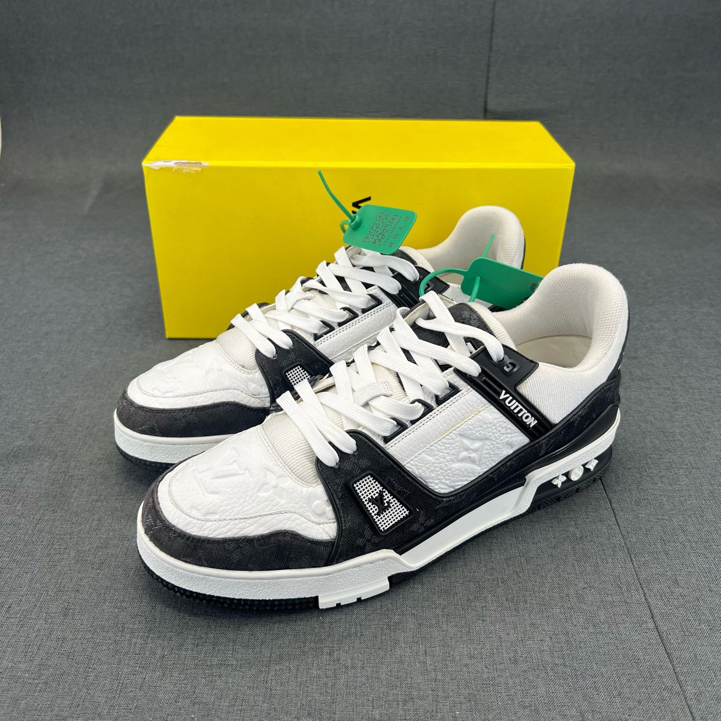 95新 LouisVuitton/路易威登 码数43.5 lv鞋 trainer 黑白牛仔
