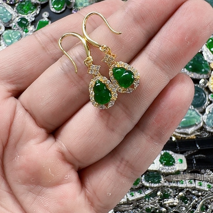 翡翠颈饰未镶嵌天然A货翡翠放漏