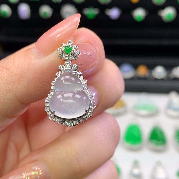 翡翠吊坠(不含链)18K金镶嵌