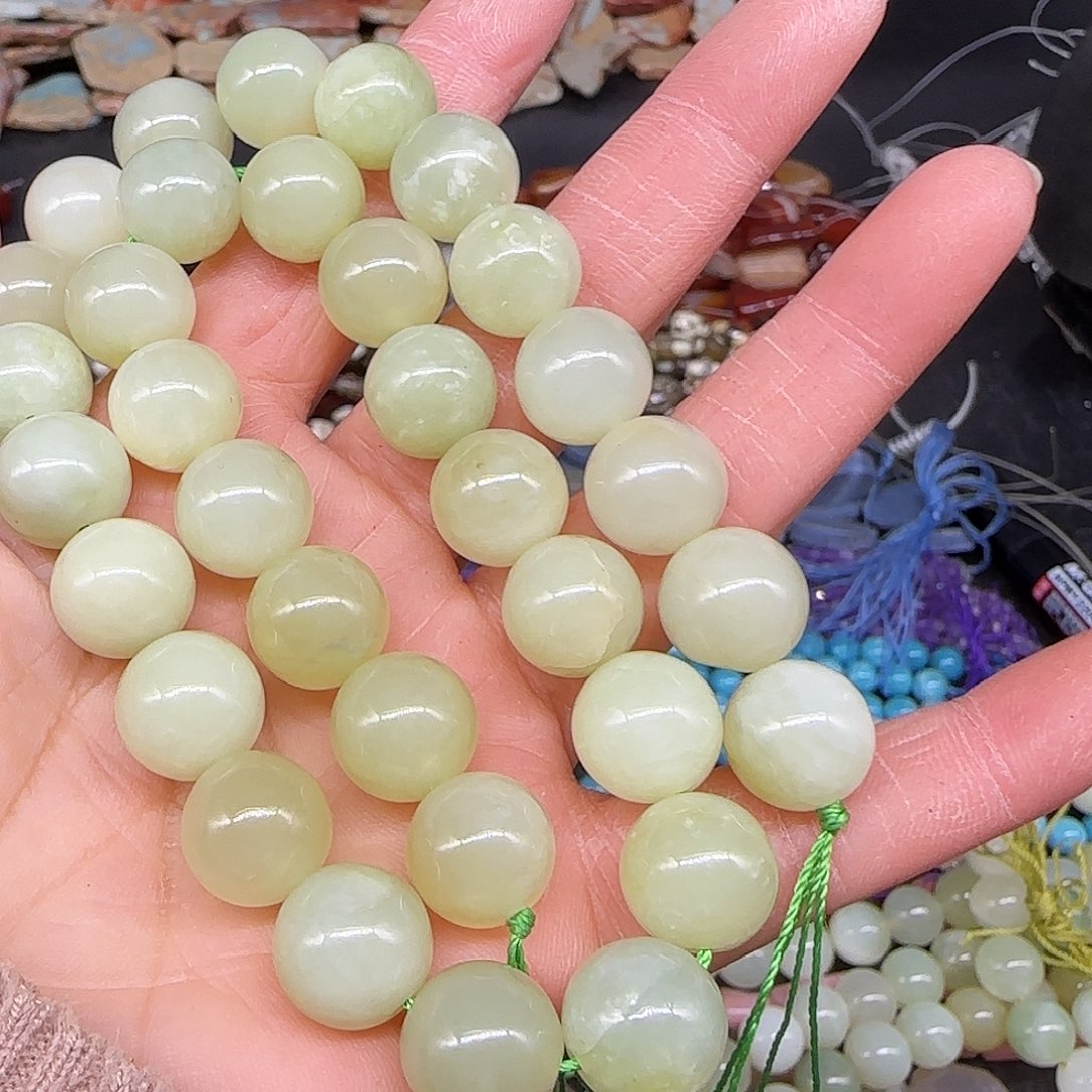 玛瑙/玉髓合金珠宝半成品岫玉12mm一条