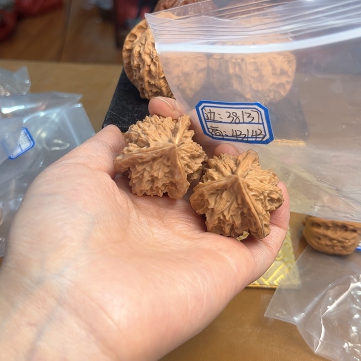 把件文玩核桃盘山三棱