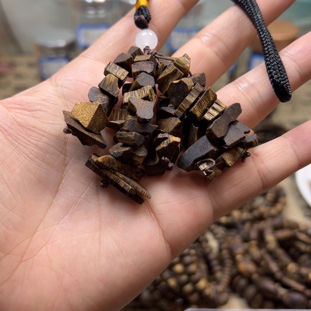 沉香沉香碎屑奇楠沉香车绳子