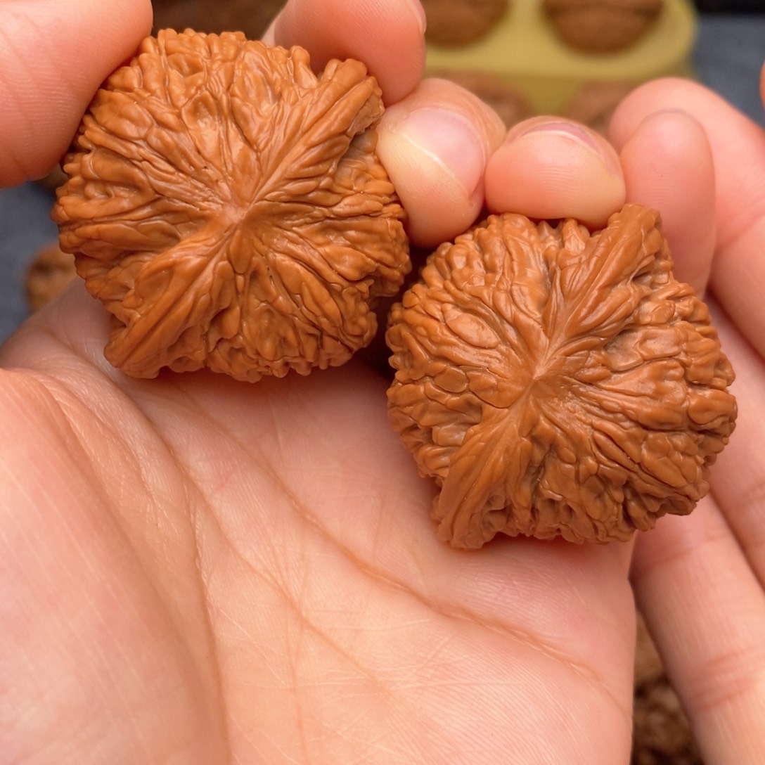 文玩核桃把件高*杨山地正磨40全品