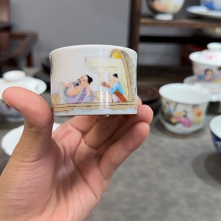 小***鱼陶摆件景德镇陶瓷艺术品