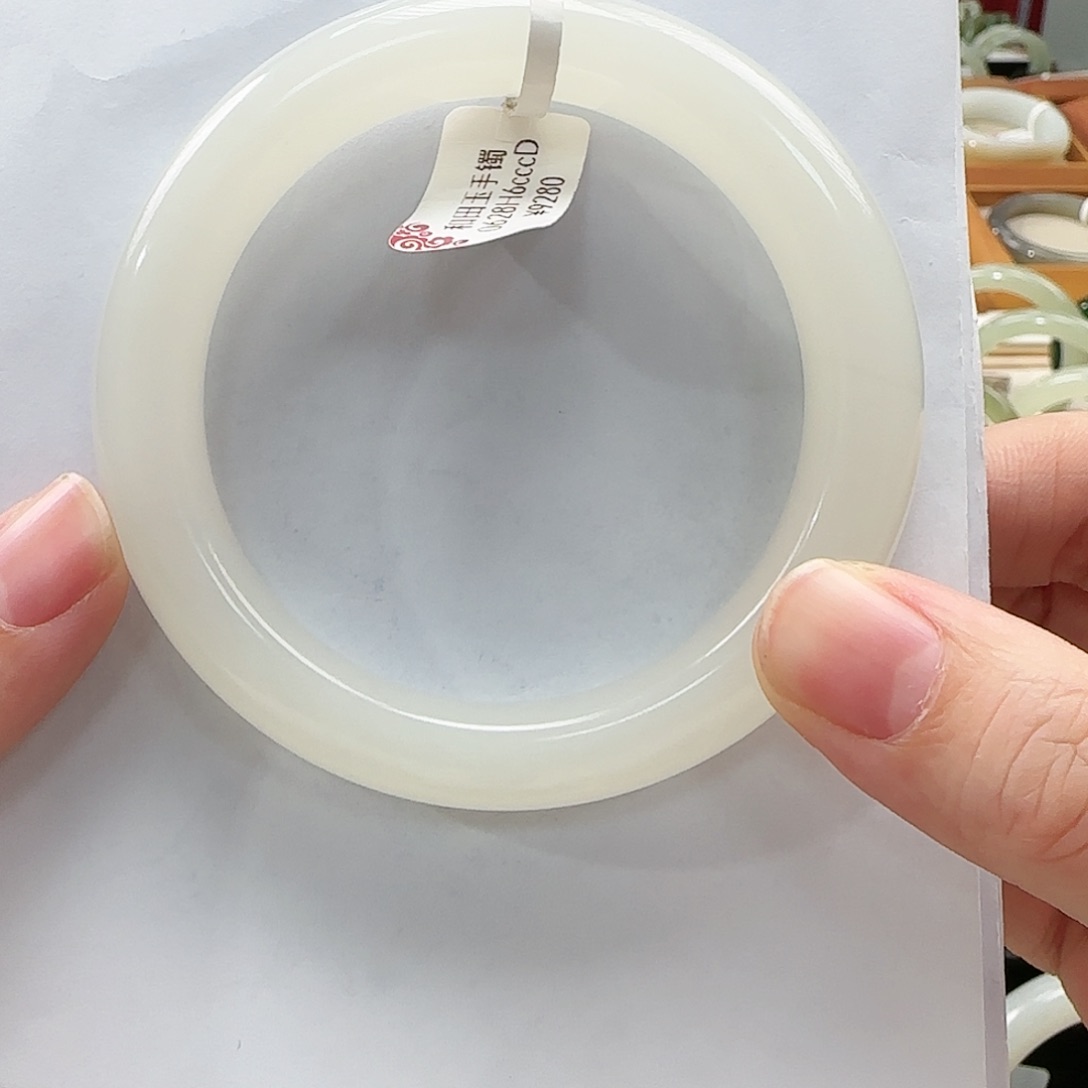 和田玉手镯未镶嵌今****哈58