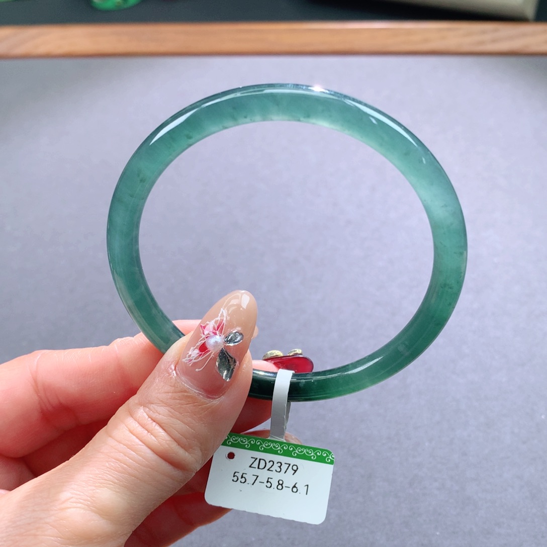 翡翠手镯未镶嵌天然翡翠手镯叮当镯