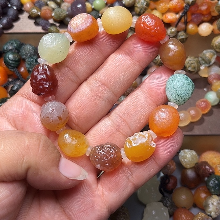 阿拉善彩玛瑙手串