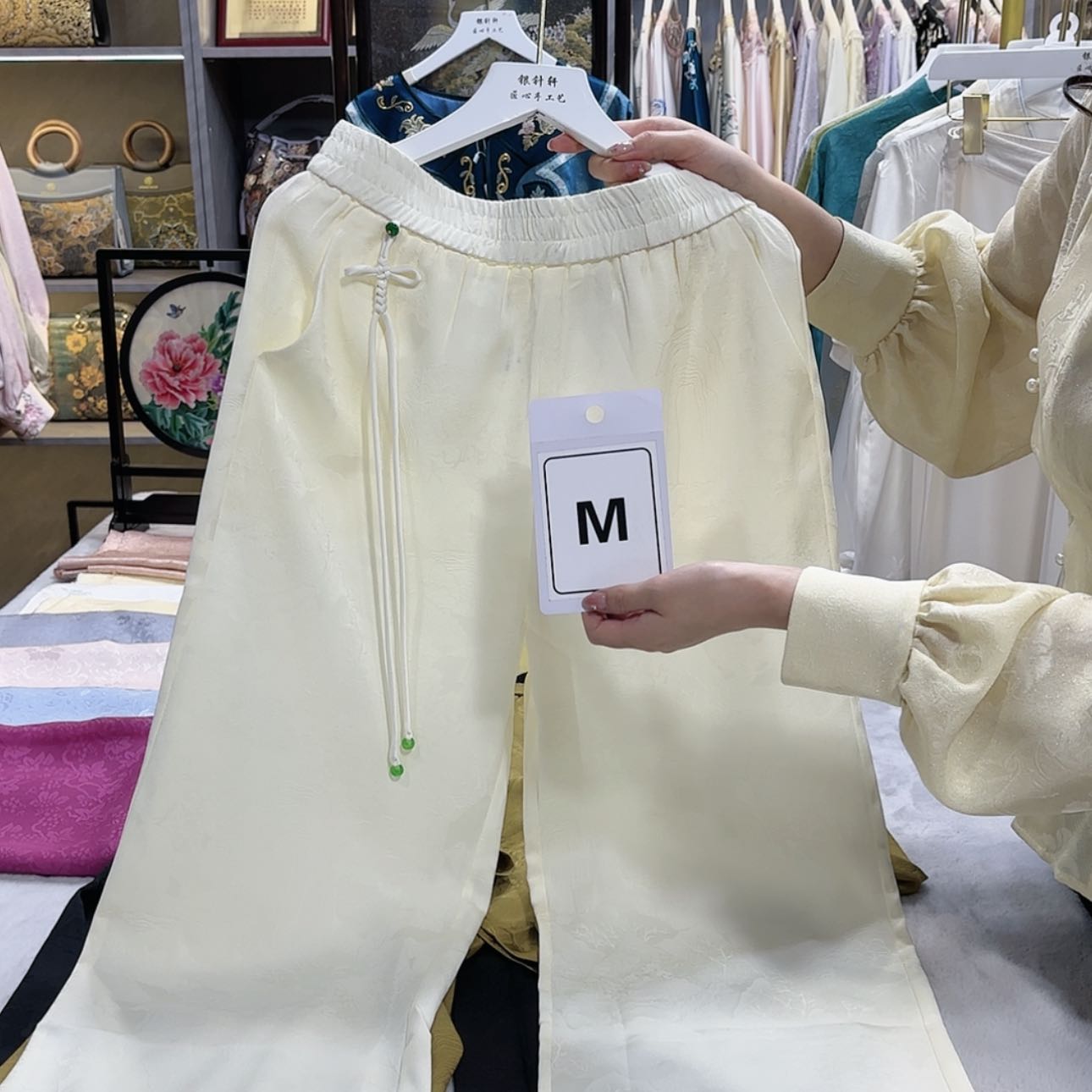 【闪购商品】织绣m****ef g h f h g f f