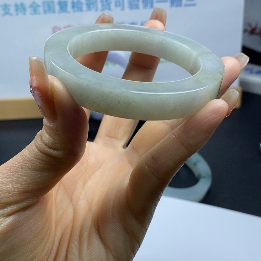 定制翡翠手镯未镶嵌