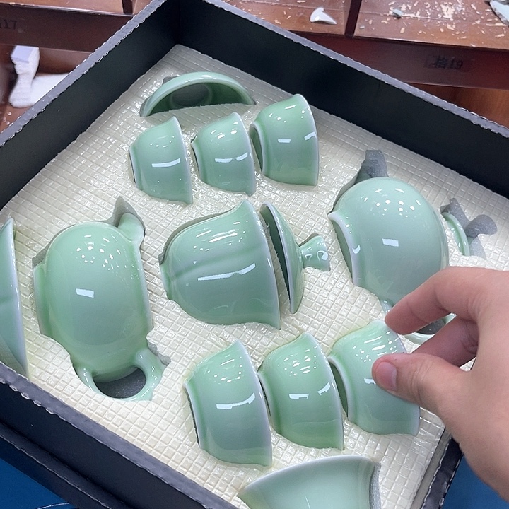 孤品茶具套装等。      