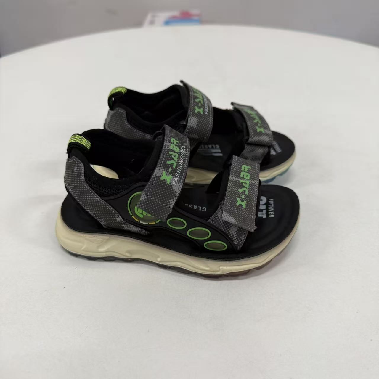 7290儿童通用男沙滩鞋女童大童休闲风软底凉鞋时尚夏季