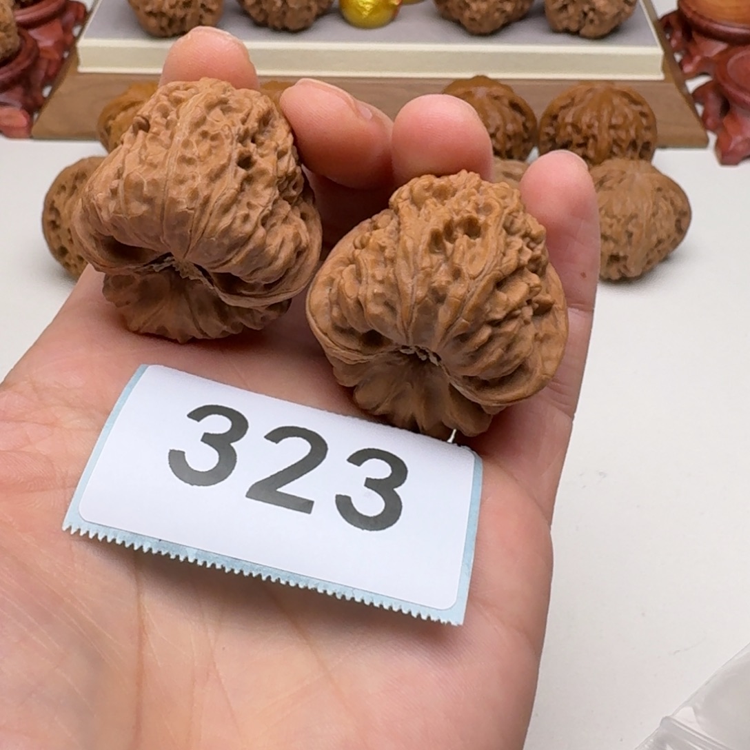 吊坠文玩核桃凹底38